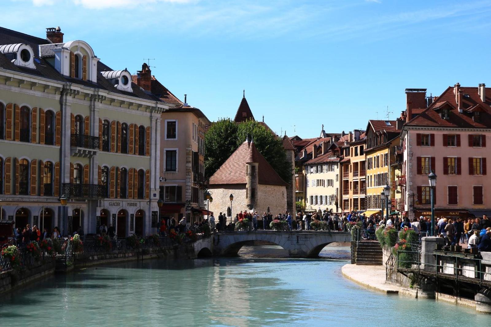 Les Petits Champs Lägenhet Annecy Exteriör bild
